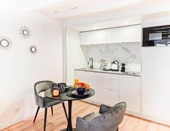 Majord'Home Spa 4*-L'Elegance-Balneo Vieille Ville Annecy Buitenkant foto